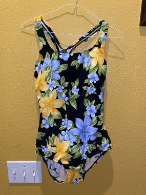Speedo NWT floral Swimsuit